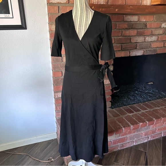 St. John Wool Blend Wrap Midi Dress in Black Sz 4 - Picture 1 of 9